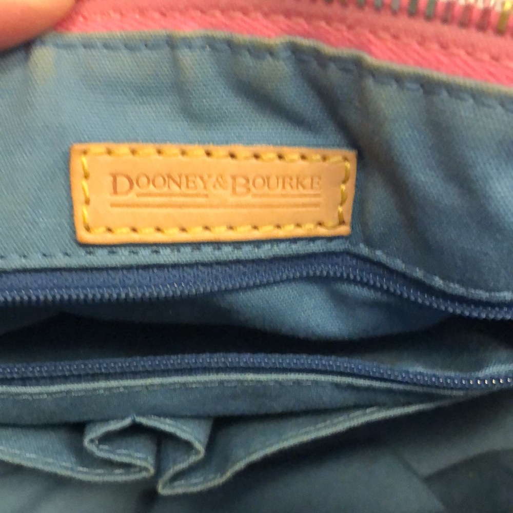 Pink Dooney & Burke hand bag. Used condition. - Picture 8 of 8
